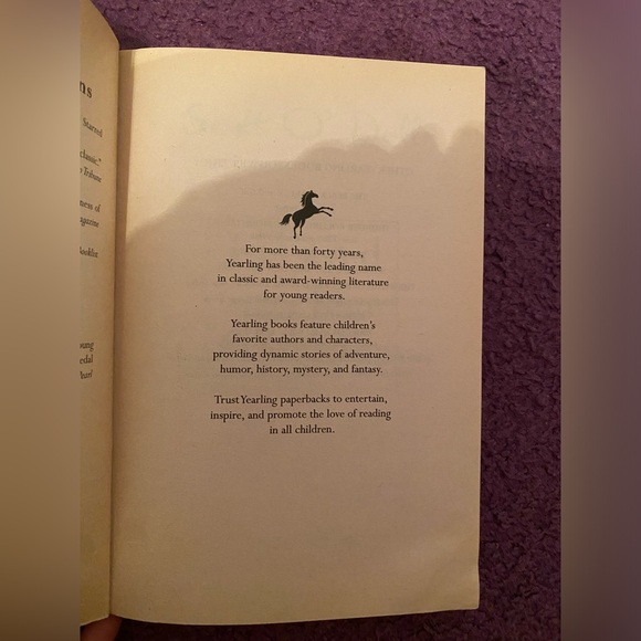 Island of the Blue Dolphins by Scott O’Dell - Picture 2 of 7